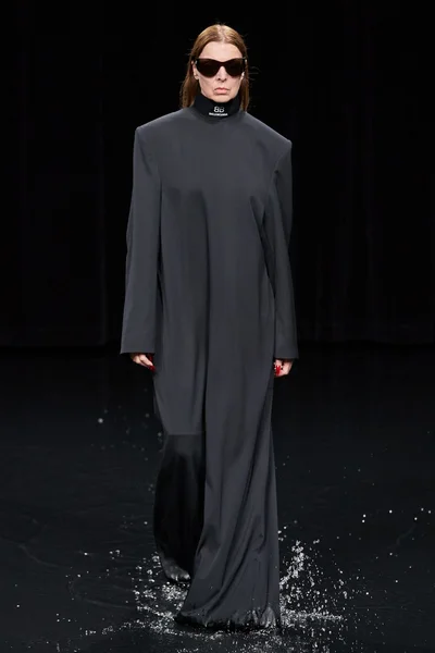 Look 13